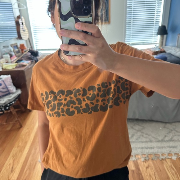 LA Brand Dazey LA leopard print tee - Picture 3 of 3